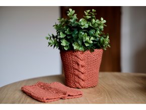 Pletený obal na květináč