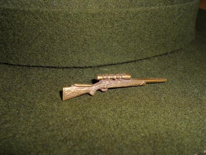Odznak - guľovnica s puškohľadom