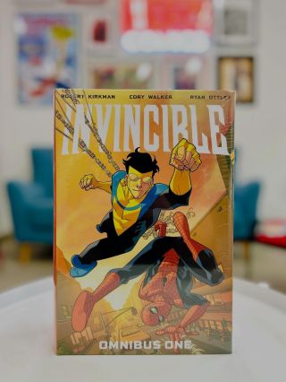 💥Dorazil nám jeden kousek INVINCIBLE Omnibus, který obsahuje prvních 47 sešitů a jako bonus Marvel Team-Up. Vše navíc s DM...
