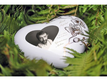 Urne Herz liegend mit Foto und Handmalerei