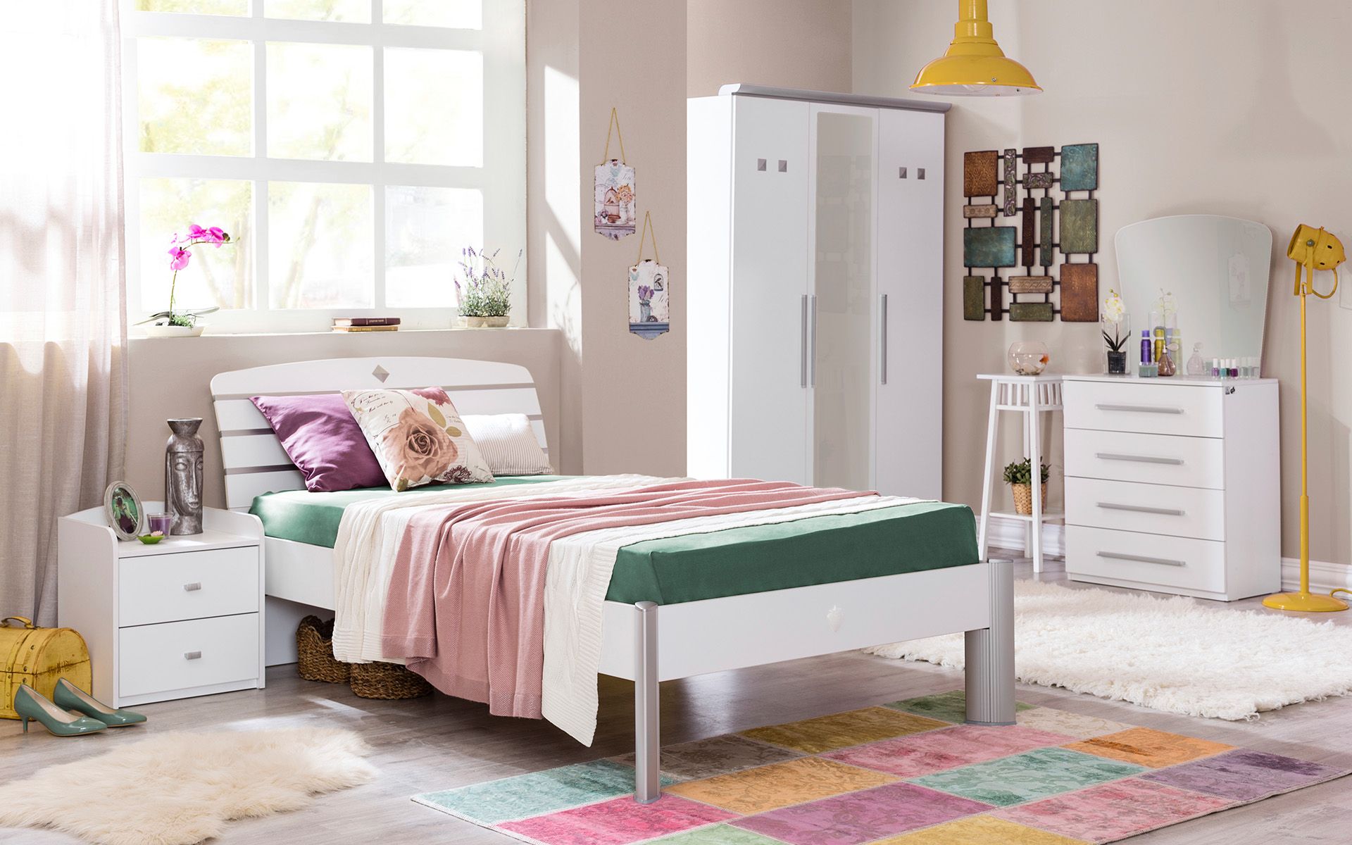 Pozor! Studentský nábytek Active White končí 