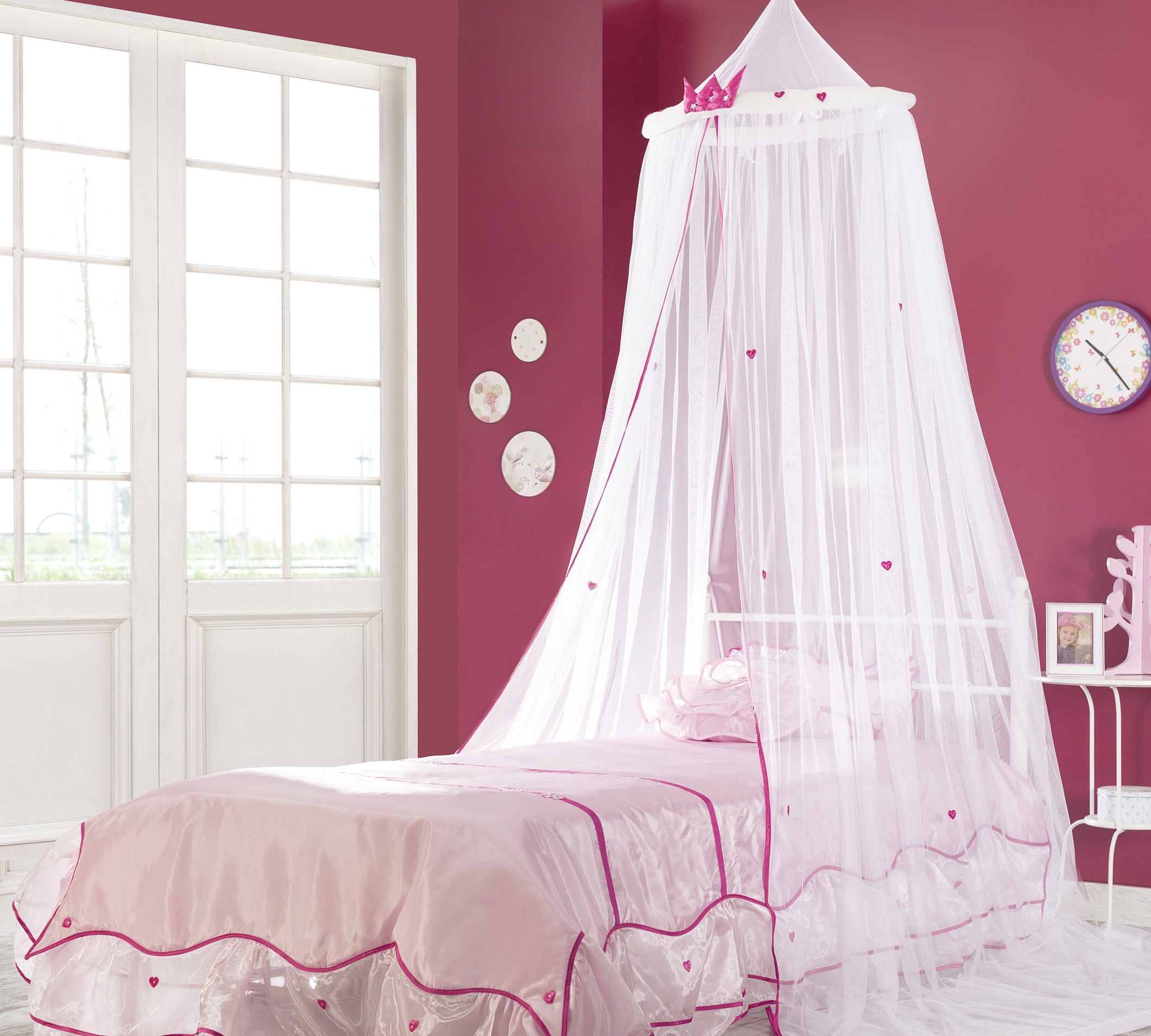 Dětská postel s nebesy pro princeznu