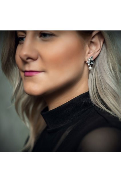 4841 nausnice hrusky navety s perlou black diamond swarovski
