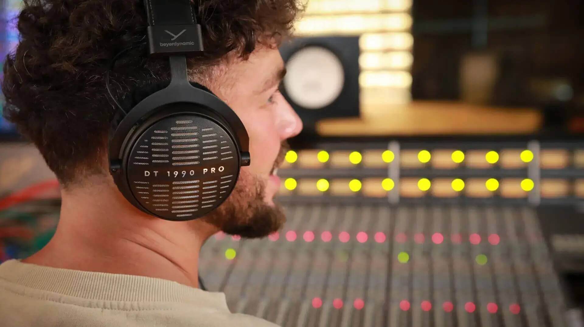 DT-1990-pro-mk-II-open-studio-kopfhoerer-beyerdynamic-hero-image-xl