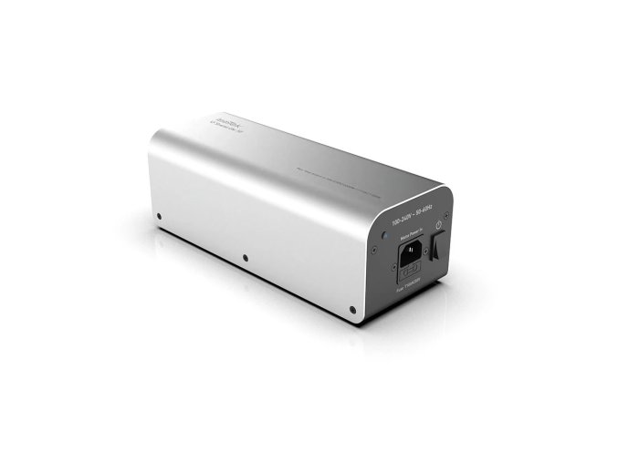 IsoTek V5 Syncro Uni 10 Sr 3Q Left 1300x630