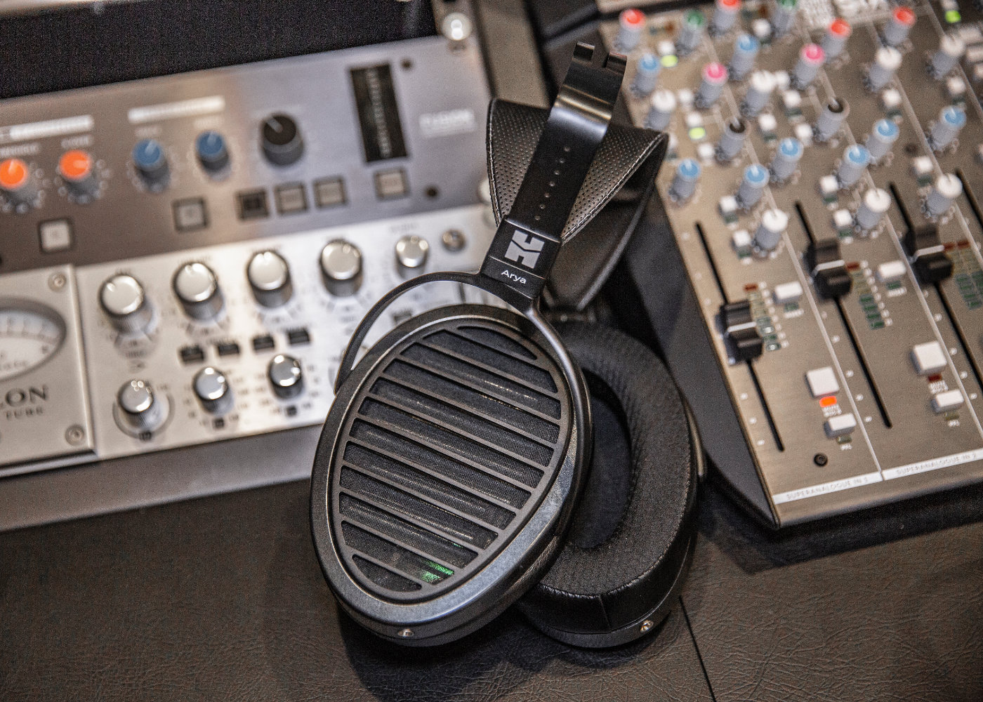hifiman-arya-stealth_web5