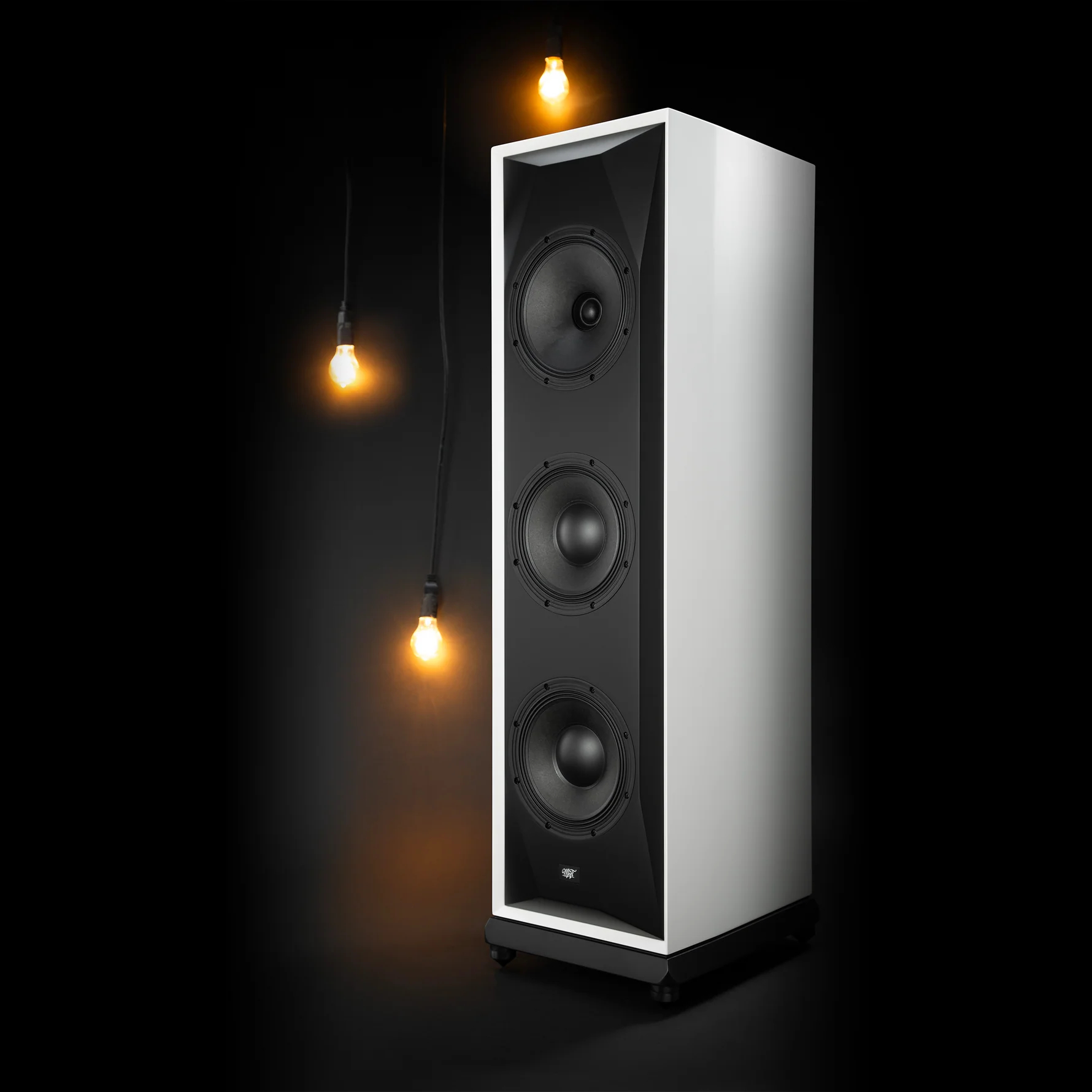 MoFi_SourcePoint_888_Loudspeakers_Web1