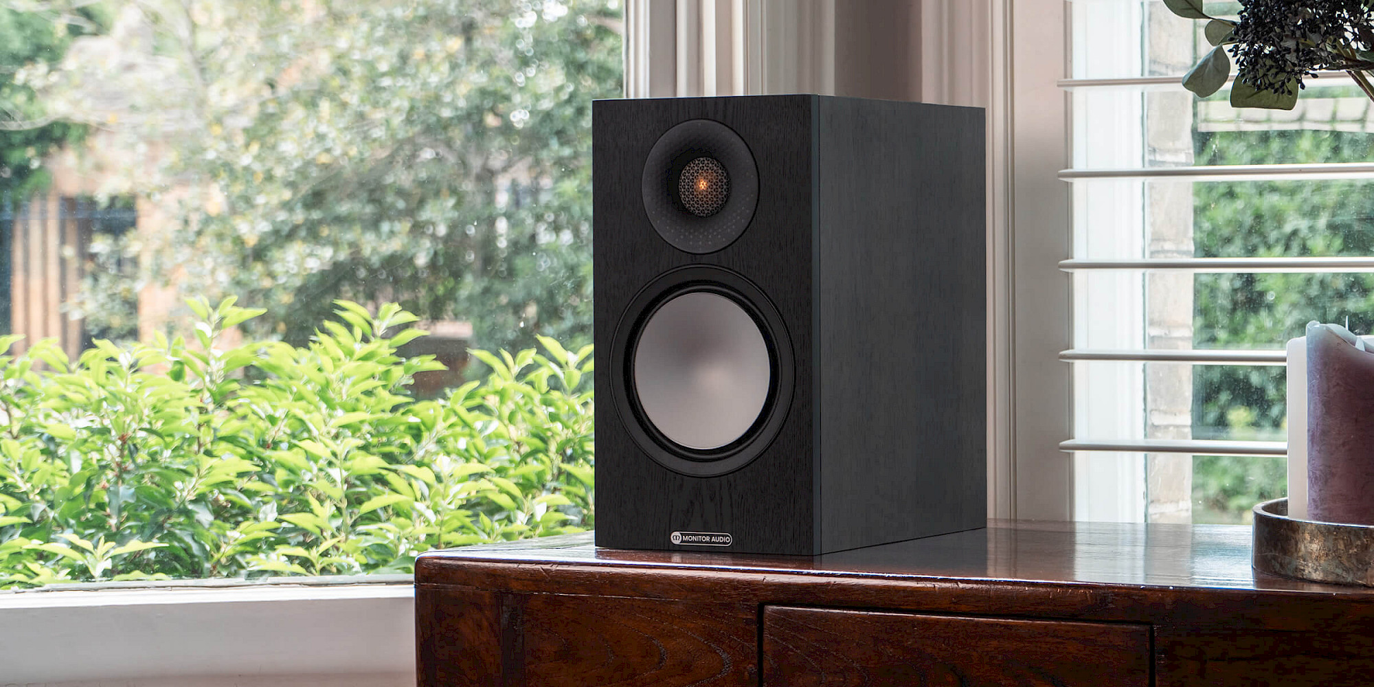 Monitor_Audio_Bronze-7g-life1