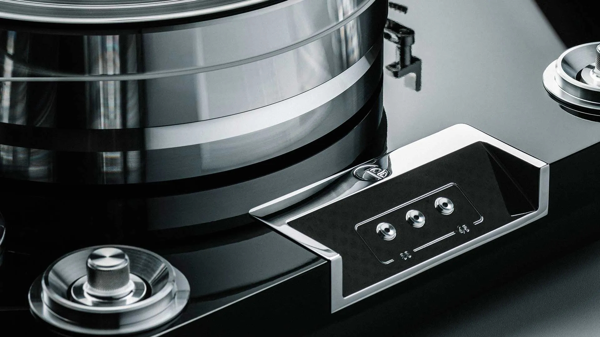 Pro-Ject_Signature-12.2_cen