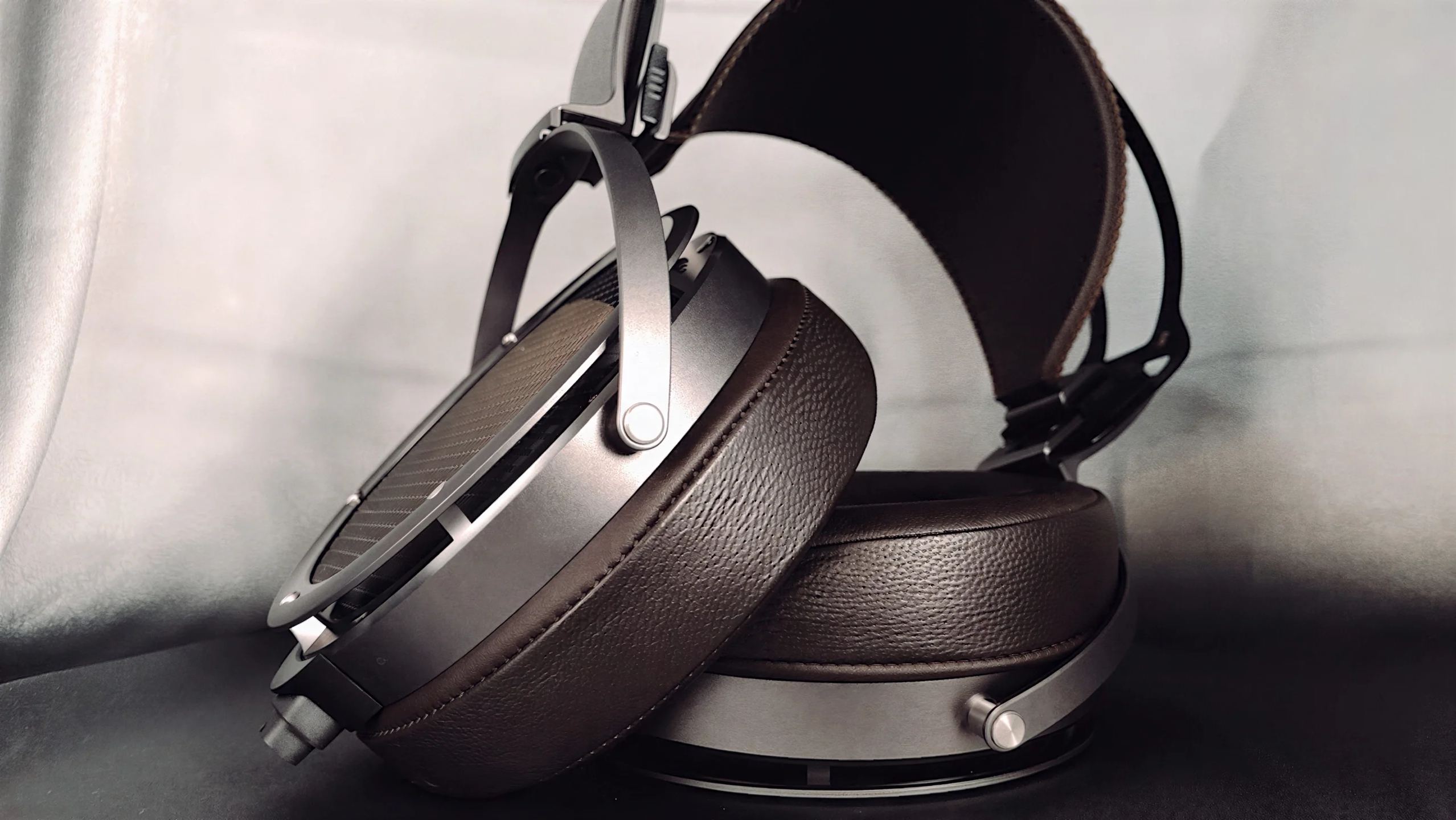 Stax_SR-X9000_web1