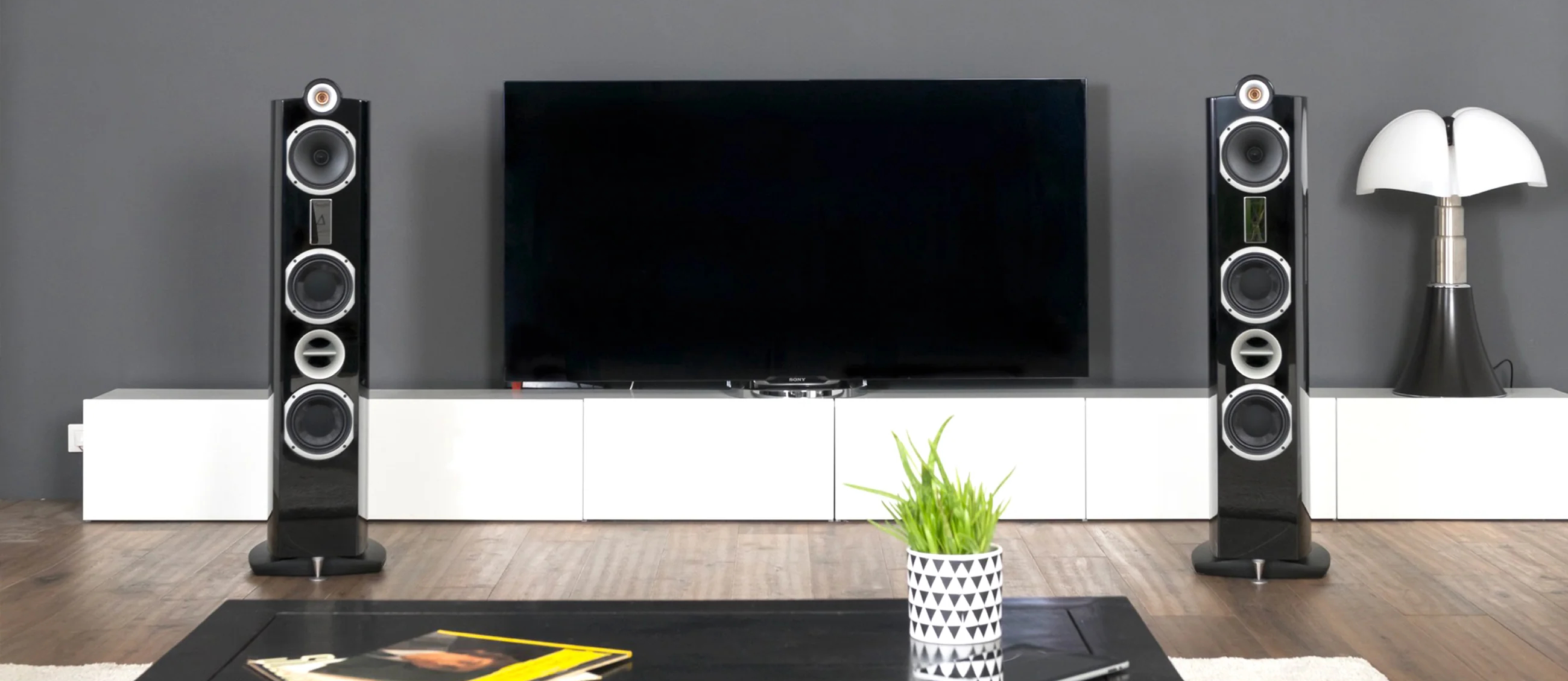 Triangle-lifestyle-delta-Signature