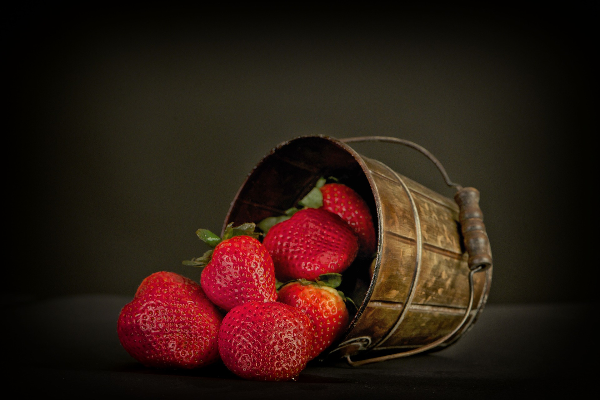 How to grow delicious strawberries at home?