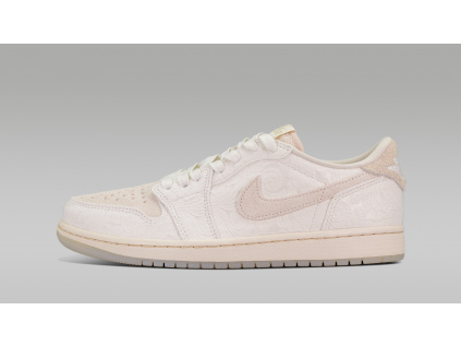 Jordan 1 Retro Low OG Chris Paul 1
