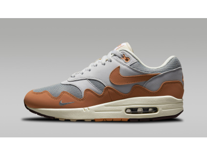 nike air max 1 patta waves monarch with bracelet 1