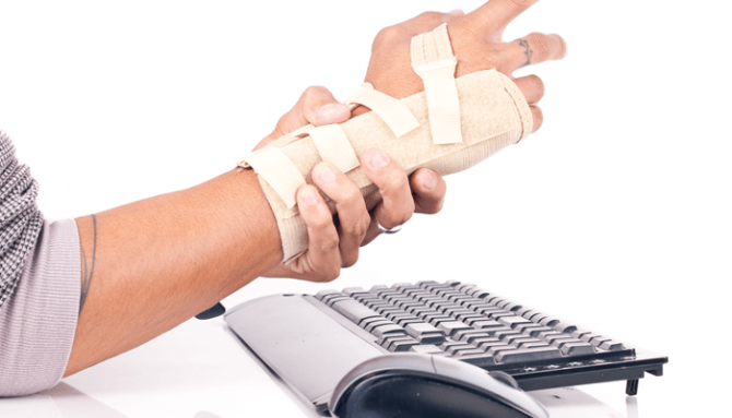 Syndrom karpálního tunelu - příznaky, příčiny a léčba
