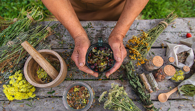 Přírodní metody pro snížení stresu a úzkosti: Strategie a bylinné doplňky pro klidnou mysl