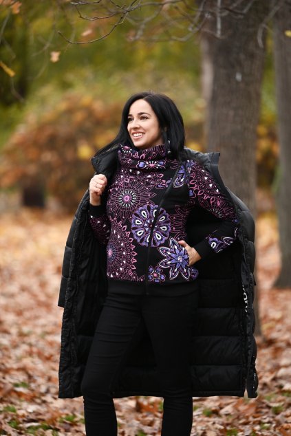 Hřejivá mikina na zip s maxi límcem Sari černá s růžovou a fialovou (8)