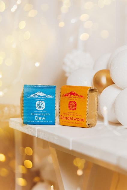 Ručně vyrobené mýdlo z Nepálu Himalájská rosa Ručně vyrobené mýdlo z Nepálu Santalové dřevo