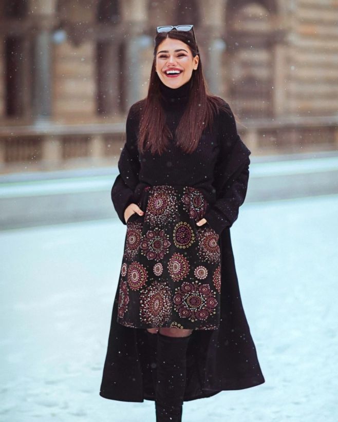 Sukně z velmi příjemné bavlny Indira 🤍Nadčasový kousek, který má své místo v šatníku po celý rok – nejen v létě, ale i v...