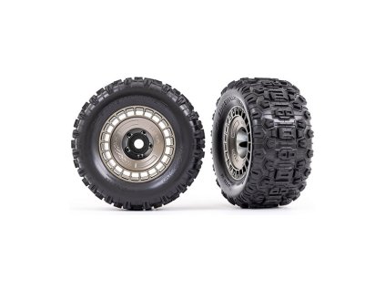 Traxxas kolo 3.8", pneu Sledgehammer, disk polomatný černě chromovaný s poklicí (2)