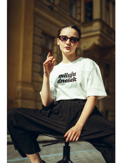 Unisex mléčné tričko Miluju dnešek