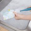Dvojfunkčná kefa na fľaše Babymoov – praktický pomocník 2v1