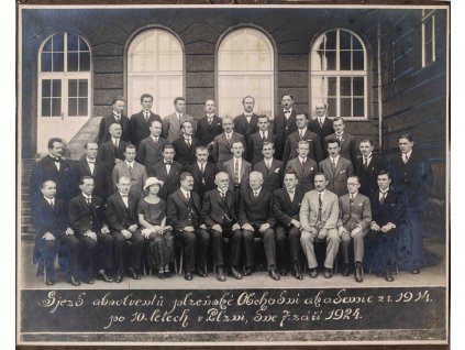 Foto, sjezd absoltventů Obchodní akademie, Plzeň, 1924
