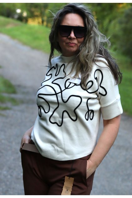 Dámský černo-bílý svetřík / AWA STUDIO /  XXXL-XXXXL (40/42/44/46/48/50) prsa do 130 cm  - nosí se volnější, jedna uni velikost/  MODA ITALY