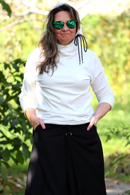 Dámská bílá teplejší plyšová mikina s kapucou / VAZZURA / XXL-XXXXL (44/46/48/50/52)  prsav klidu 120 cm, natažení  do 140 cm  / MODA ITALY