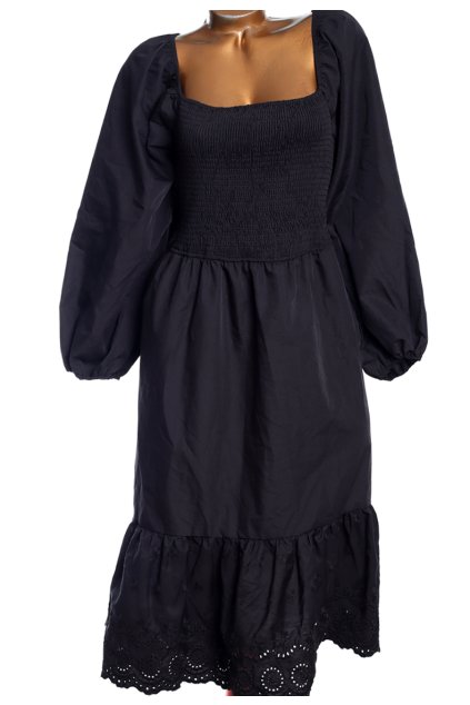 Dámské černé krásné  šaty s moderním žabičkováním na prsou a vyšívanými kytičky na okraji  / In The Style / XXXXL (54) / UK 26 / ANGLIE