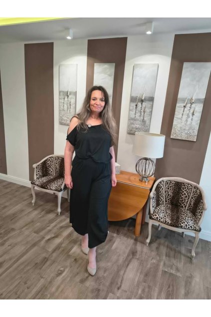 černá hal.vykrojená ramena