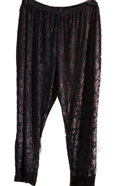 Dámské černé legíny se semišovo-třpytivými květy a krajkou / FIGLEAVES / XXXXL (54) / UK 26 / ANGLIE