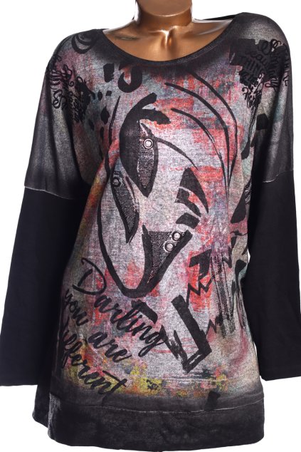 Dámská zimní  černá halenka s s šedo-červno-žlutými vzory, kamínky, a nápisem / LOVE FREE / XXXL (50) / UK 22 / ANGLIE