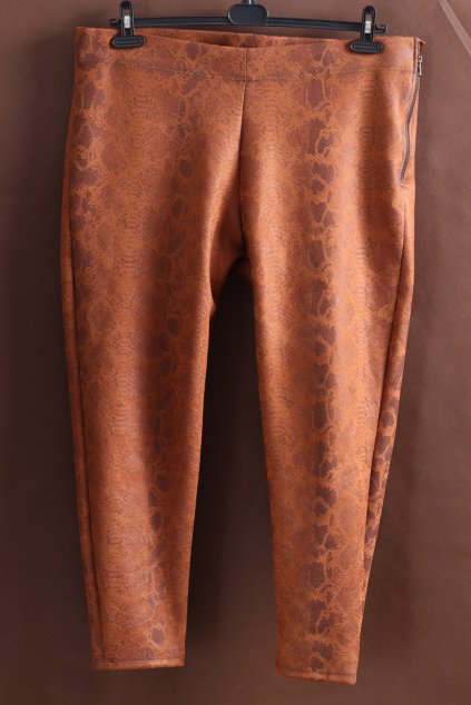 Dámské hnědé koženkové kalhoty s motivem hadí kůže  / M&S / XXXL (50) / UK 22 / ANGLIE