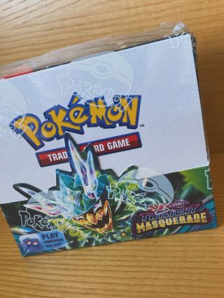 Nedělní otevíračka boxu ze Stmívání. Můžeš v něm najít karty typu Edwarda, Jackoba, Bellu a spoustu další hlavních postav....
