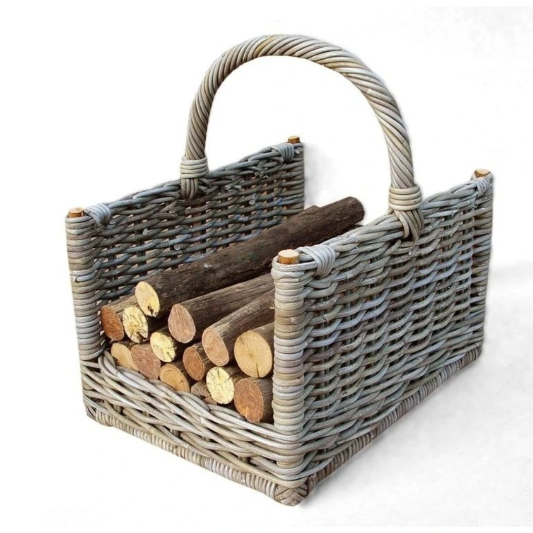 Koše na dřevo: praktický doplněk ke krbu i kamnům 🔥