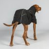 3239BAYRainDogCoat LowsettailBlackDetail02Web
