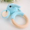 Háčkované chrastítko na dřevěném kroužku Sloník Světle modrý