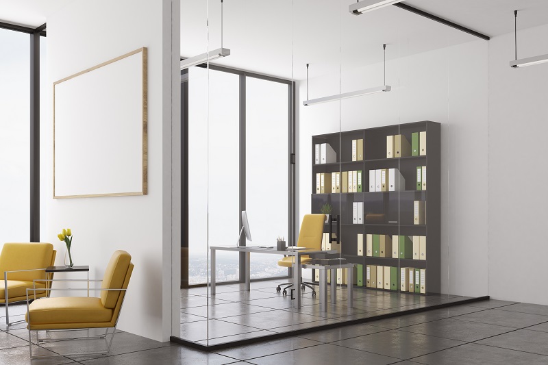 Kde nejlépe využít sklo v interiéru a jaké jsou jeho největší výhody?