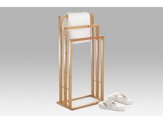 Věšáky a němý sluha