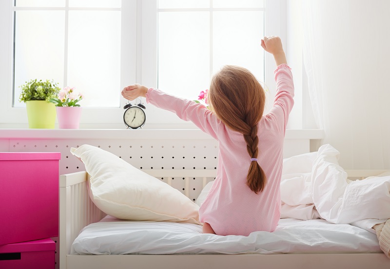 Dětská dřevěná postel se zábranou je osvědčená kvalita