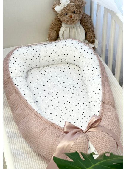 hnizdecko pro miminko vaflove staroruzove