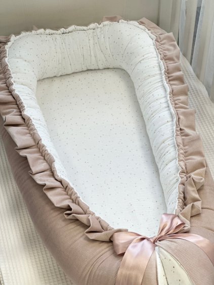 muselinove hnizdo s volankem