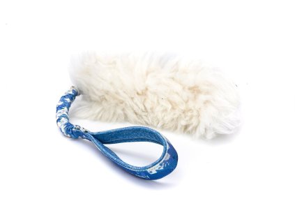 Ovce na amortizéru Tail vibes only