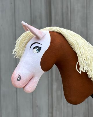 ❤️na nových LarDen závodech bude nová drezurní show. A tak ti lonští Disney koníci jsou k mání. Ceny na dotaz. Velikosti...