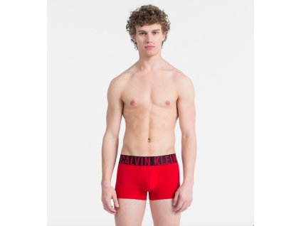 Calvin Klein Boxerky Intense Power Red + textilní rouška ke každé objednávce zdarma