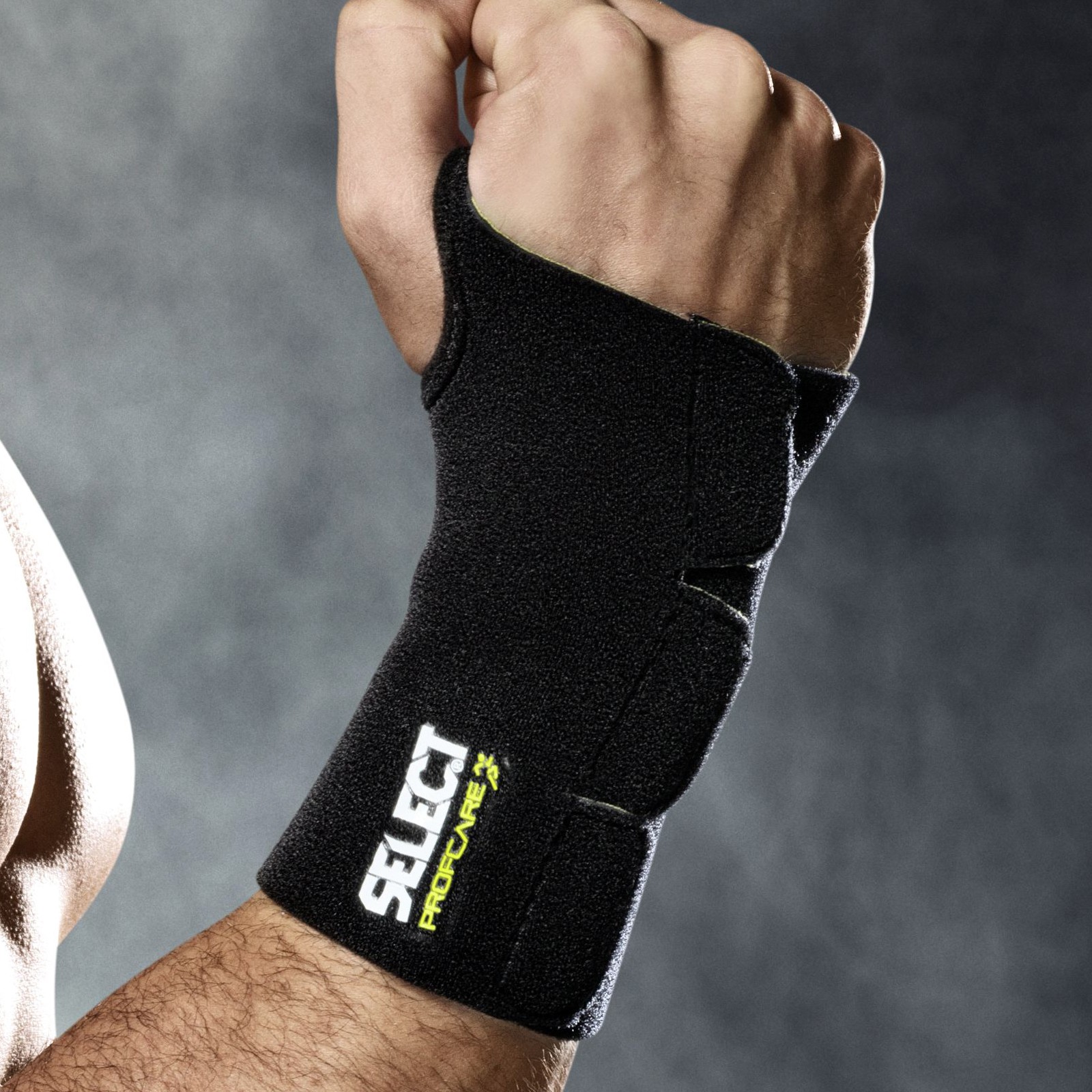 Bandáž na zápěstí Select Wrist support right w/splint 6701 černá Velikost: M/L Velikost: XL/XXL