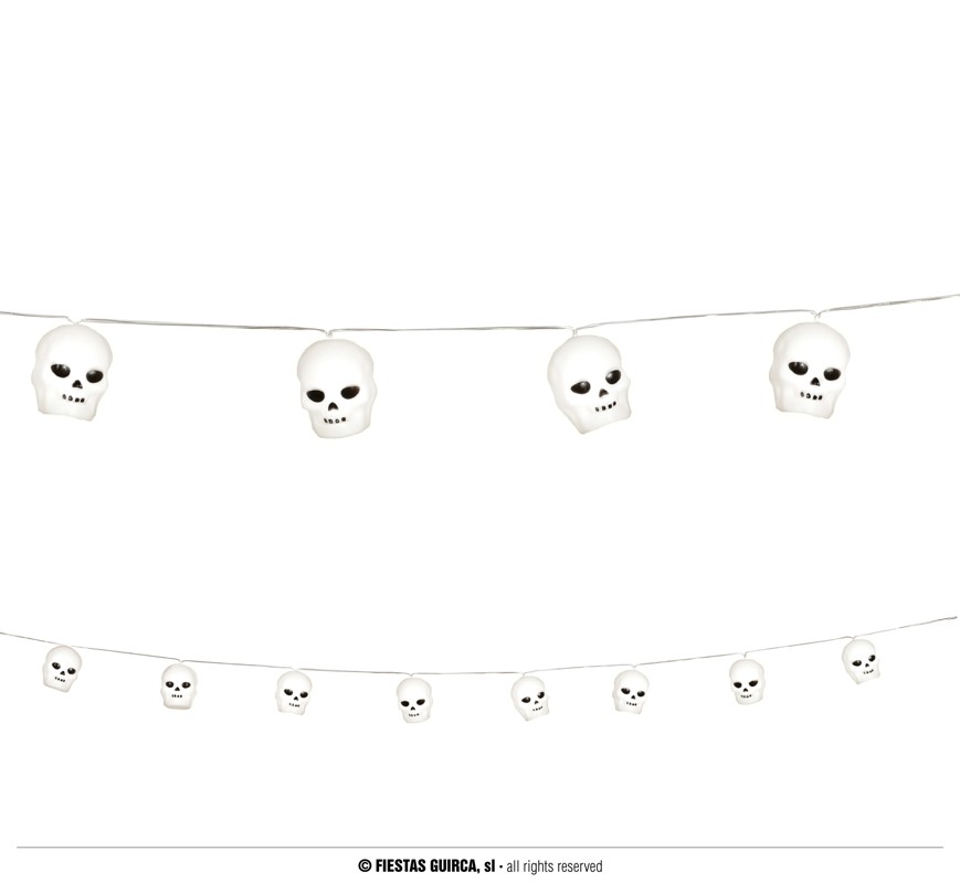Guirca Světelná girlanda s 12 lebkami 220 cm