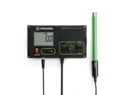 EC metr pro měření obsahu minerálních hnojiv v zálivce, MC-310 od Milwaukee.