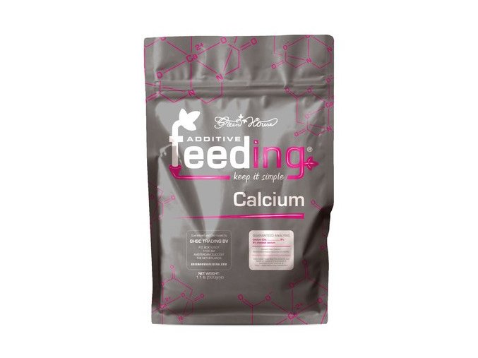 Práškové hnojivo s obsahem vápníku Calcium od Green House Feeding, 500g.